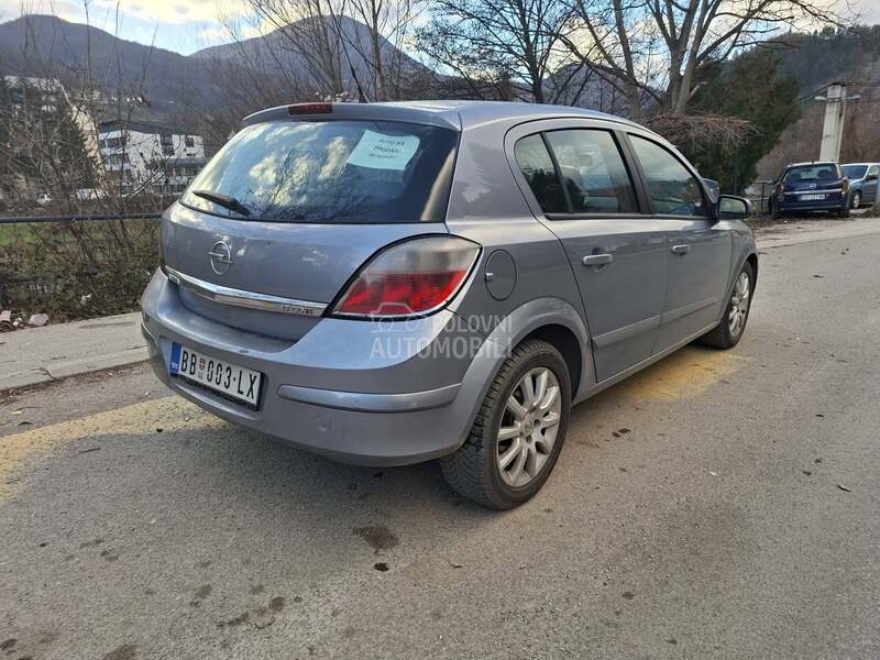 Opel Astra H 