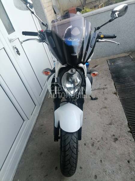 Suzuki gladius 650