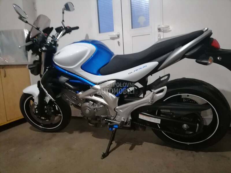 Suzuki gladius 650