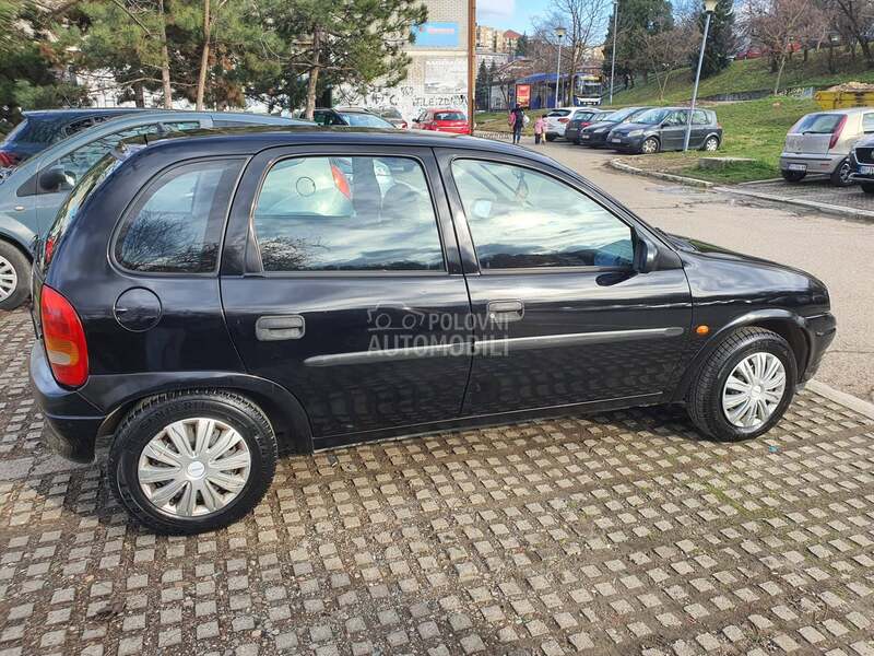Opel Corsa B 