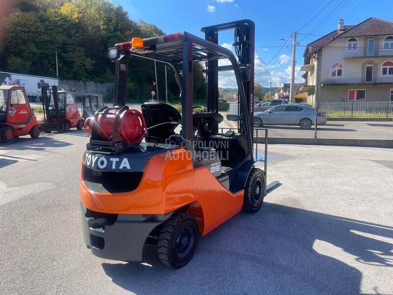 Toyota 2,5 tona