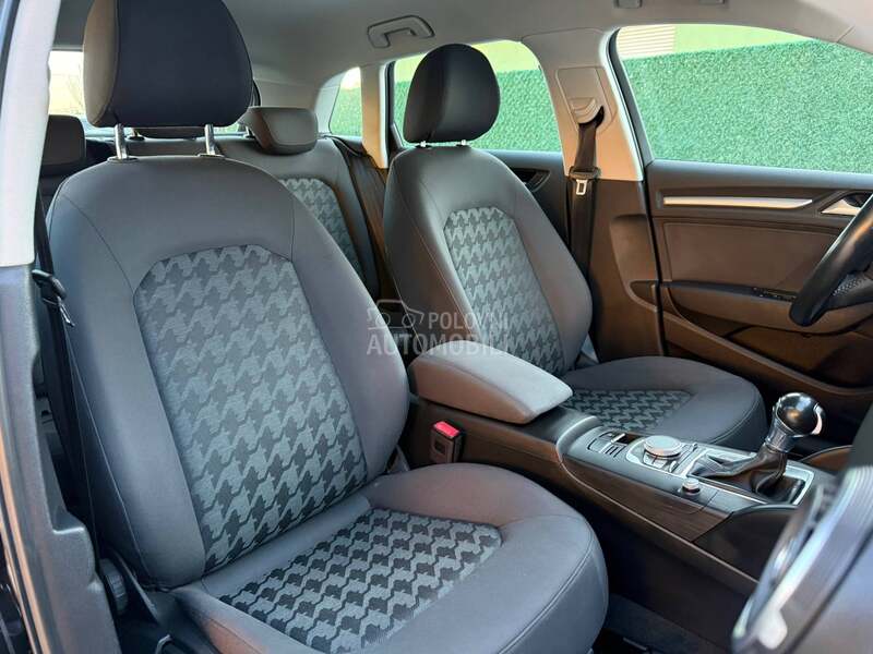 Audi A3 1.6TDI STRONIC/LED