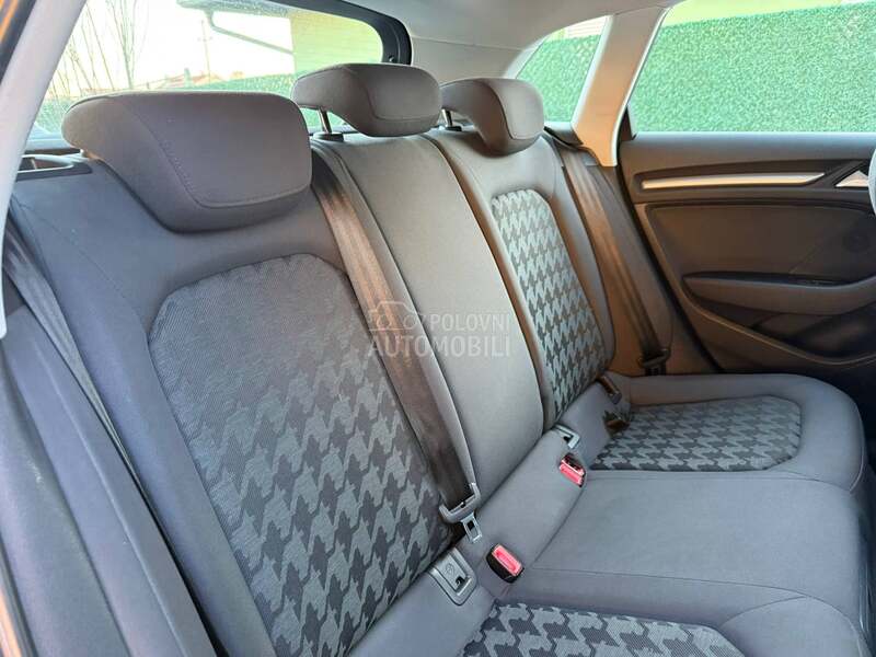 Audi A3 1.6TDI STRONIC/LED