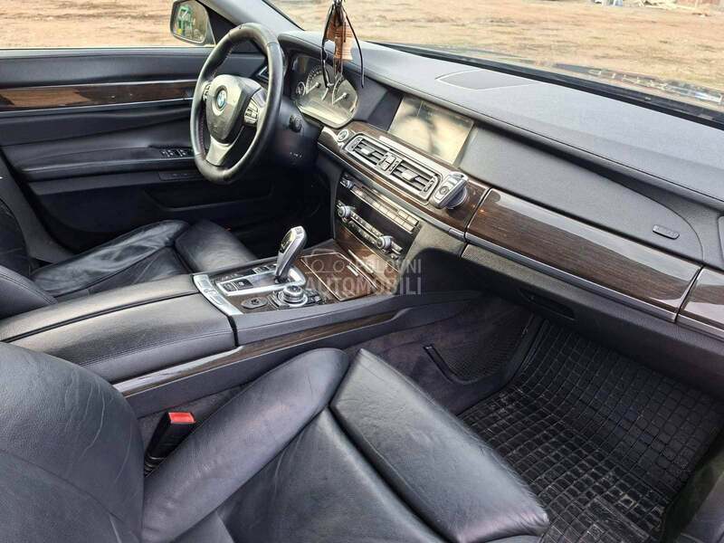 BMW 730 