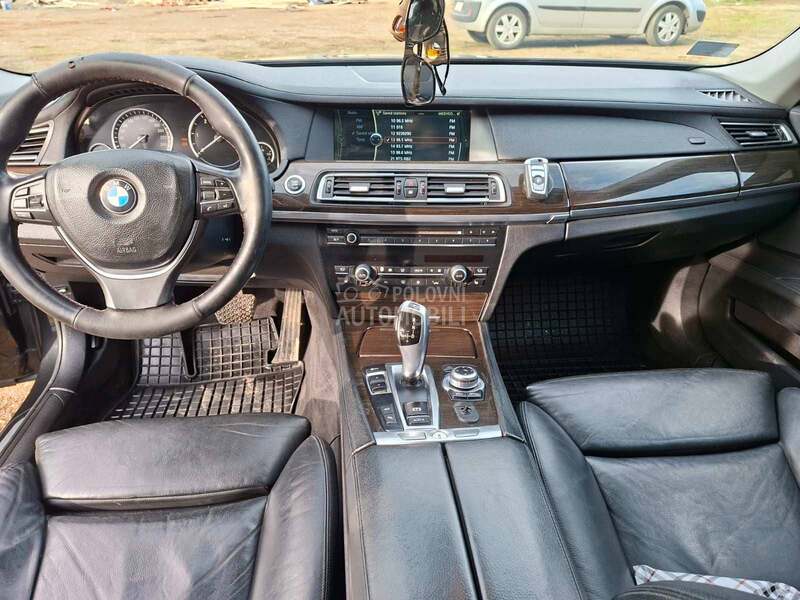 BMW 730 
