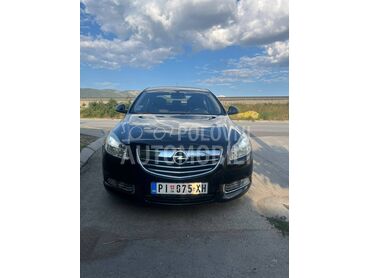 Opel Insignia 1.8 B