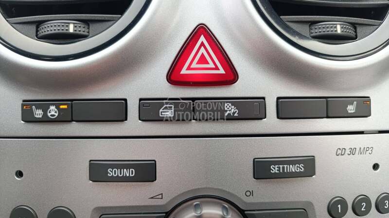 Opel Corsa D 1.2b SELECTION