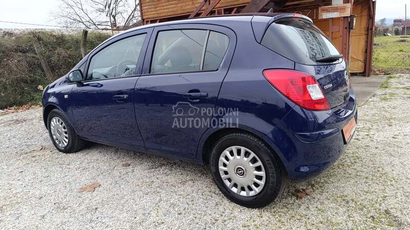 Opel Corsa D 1.2b SELECTION