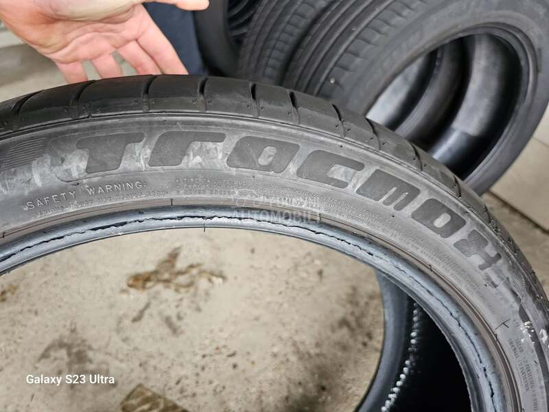 Tracmax 245/40 R20 Letnja