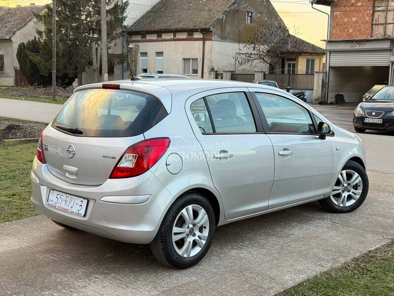 Opel Corsa D 1.3 CDTI COSMO NOVA