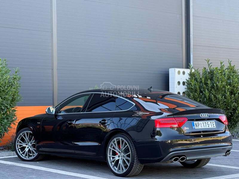 Audi S5 