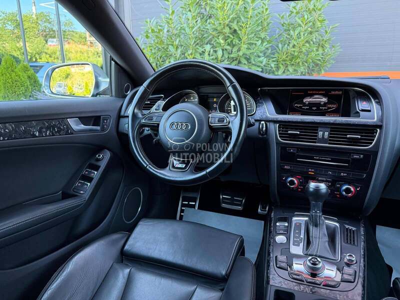 Audi S5 