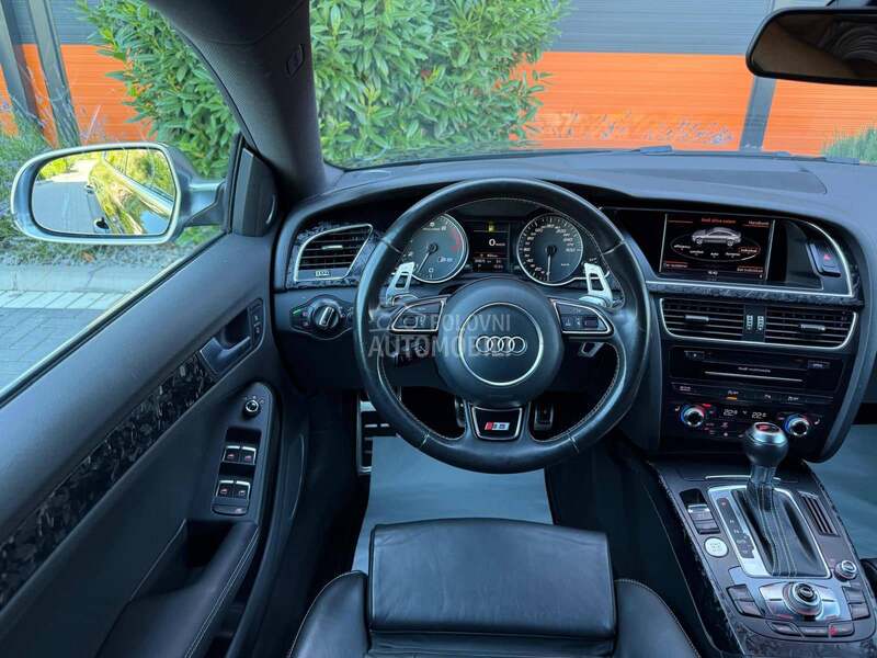 Audi S5 