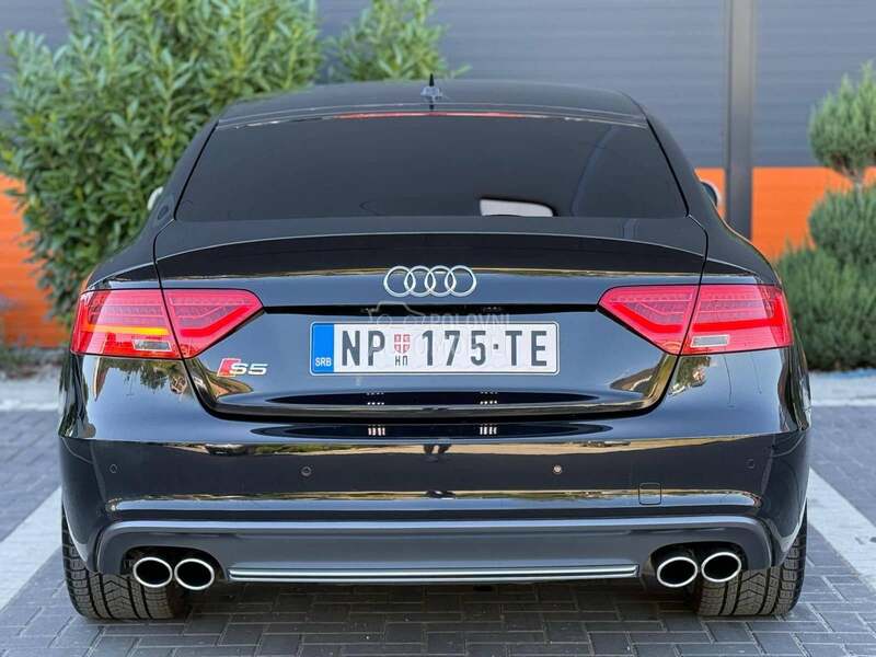 Audi S5 