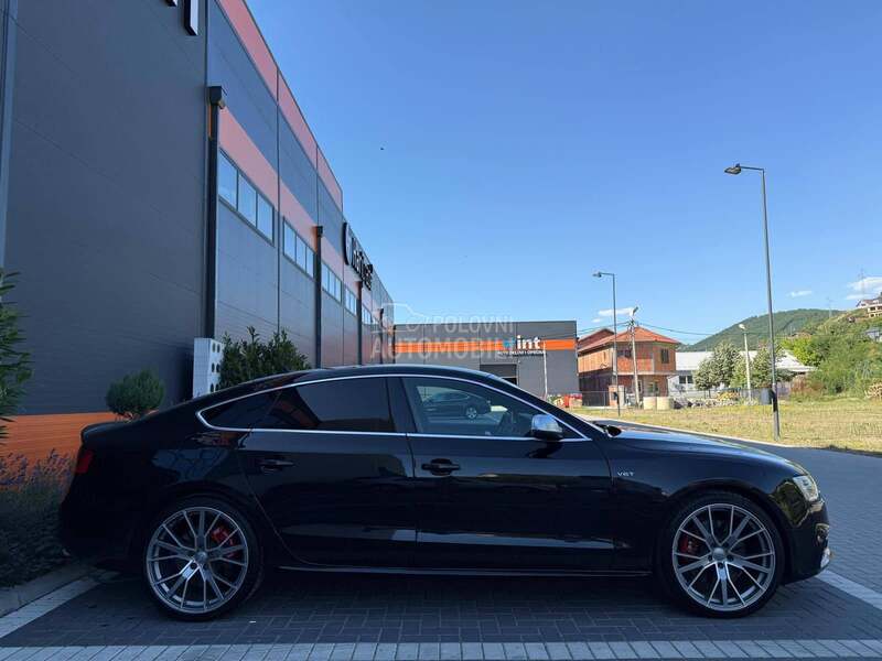 Audi S5 