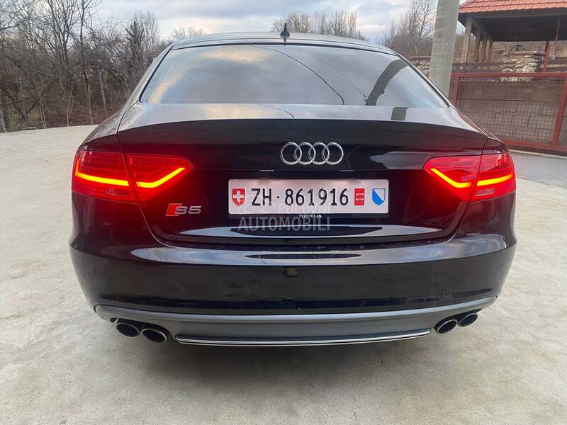 Audi S5 