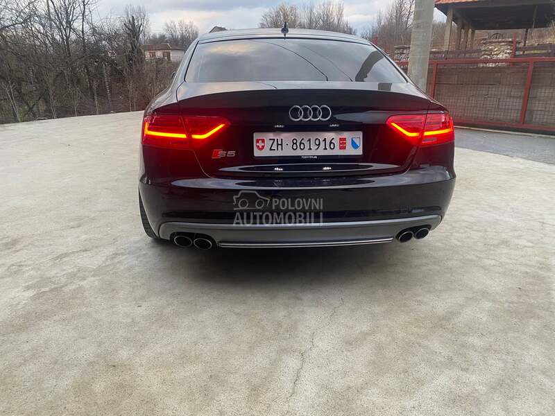 Audi S5 