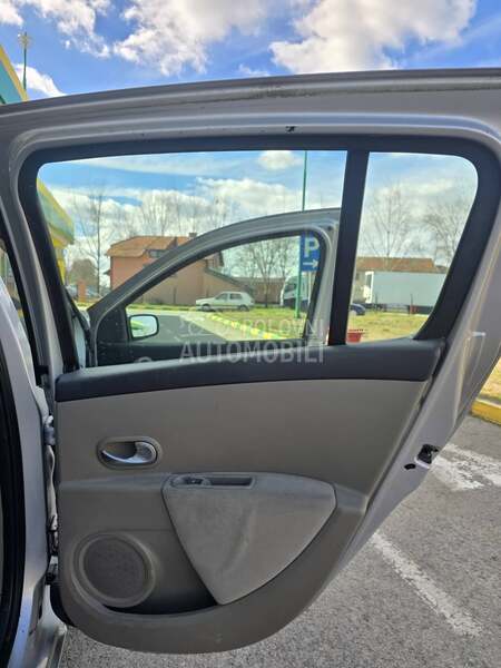 Renault Clio 1,6 privilege