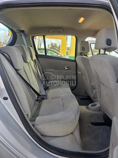 Renault Clio 1,6 privilege