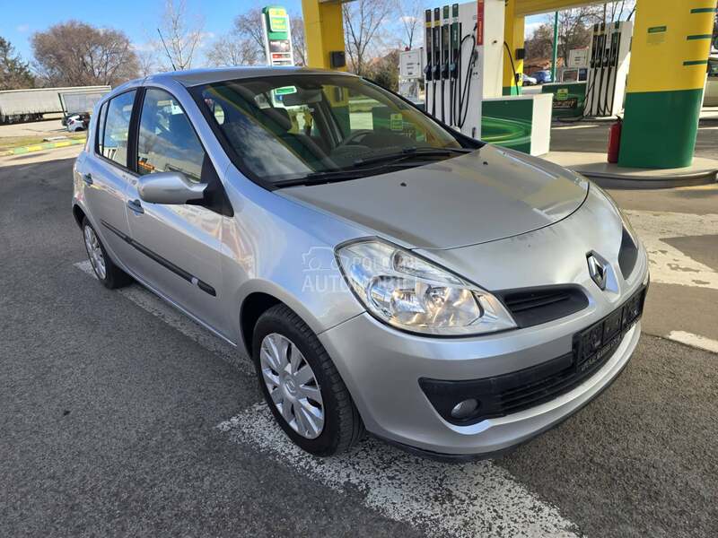 Renault Clio 1,6 privilege