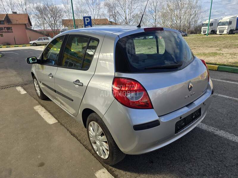 Renault Clio 1,6 privilege