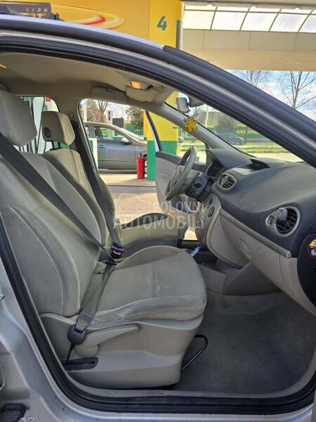 Renault Clio 1,6 privilege
