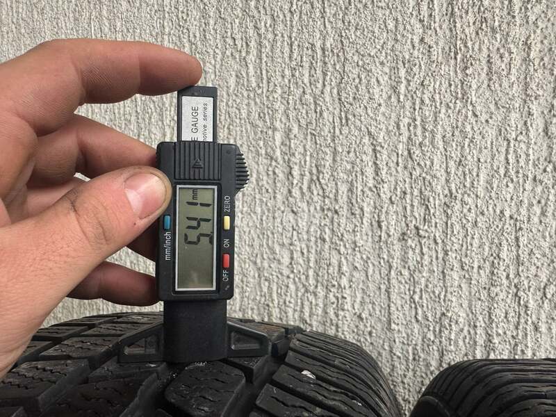 Continental 215/60 R16 Zimska