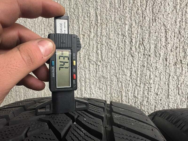 Dunlop 235/45 R17 Zimska