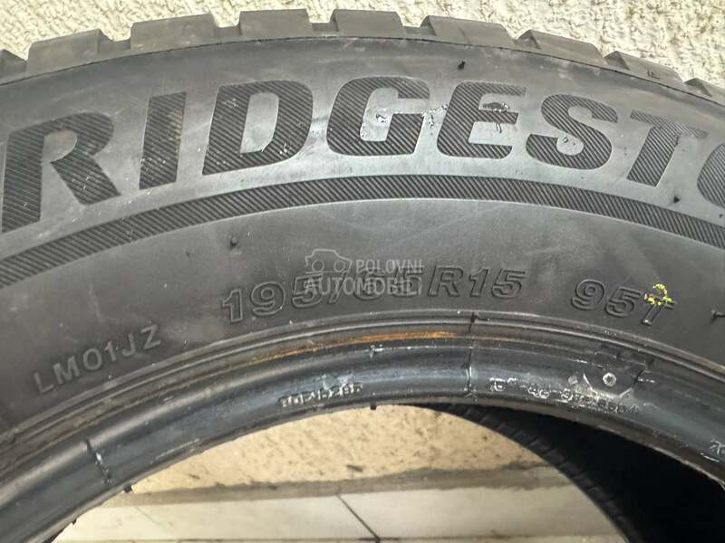 Bridgestone 195/65 R15 Zimska
