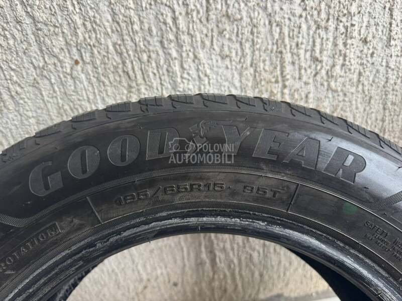 Goodyear 195/65 R15 Zimska