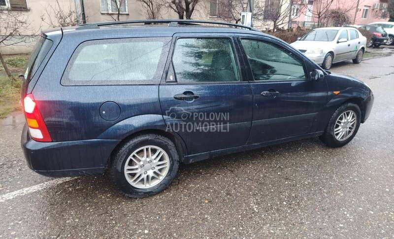 Ford Focus 1.6B