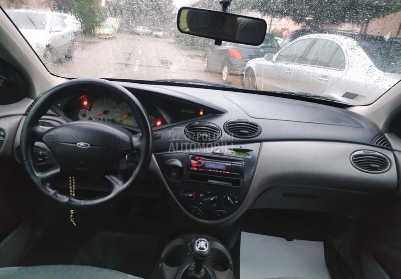 Ford Focus 1.6B