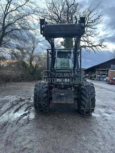 John Deere 6400 šumski