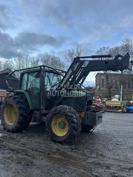 John Deere 6400 šumski