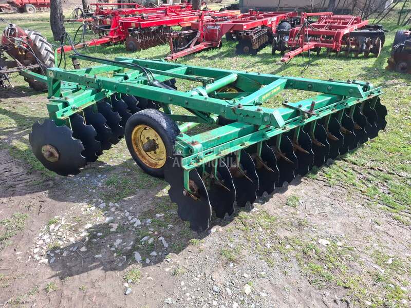 John Deere 24 quivogne