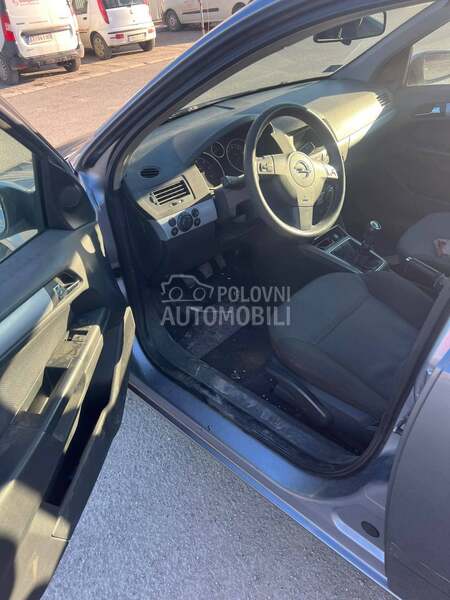 Opel Astra H 