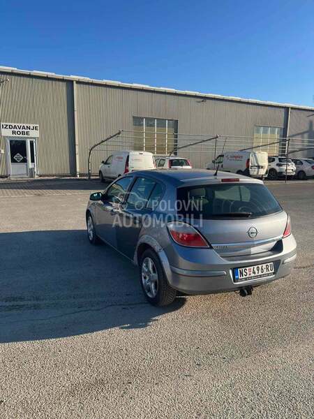Opel Astra H 
