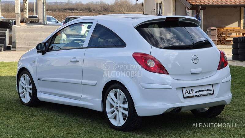 Opel Corsa D 1.4 OPC-line