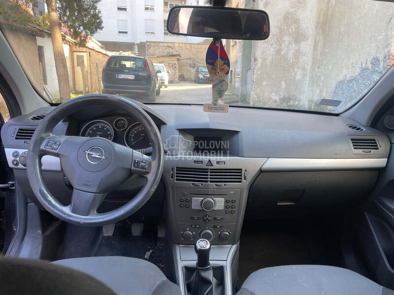 Opel Astra H 
