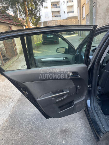 Opel Astra H 