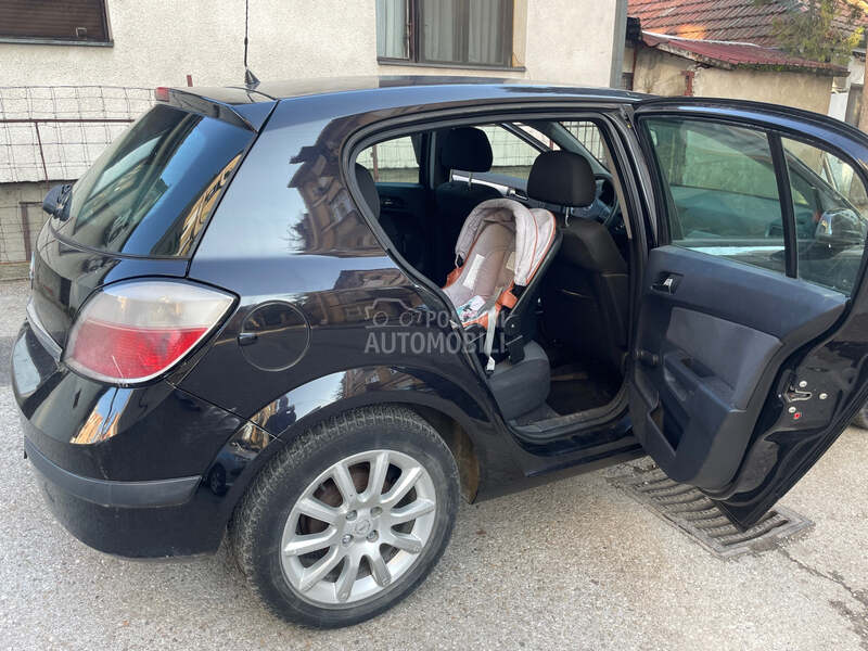 Opel Astra H 