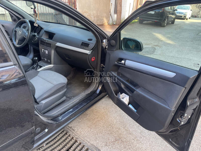 Opel Astra H 
