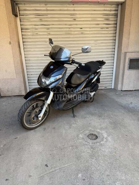 Piaggio Beverly 250