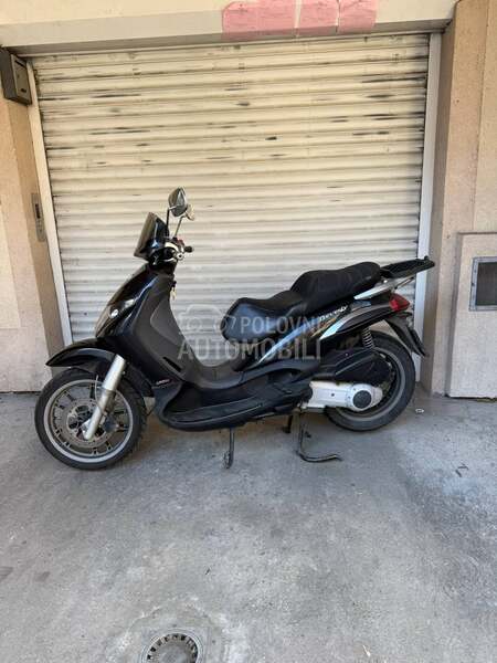 Piaggio Beverly 250
