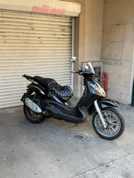 Piaggio Beverly 250