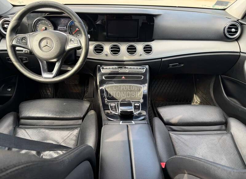 Mercedes Benz E 200 