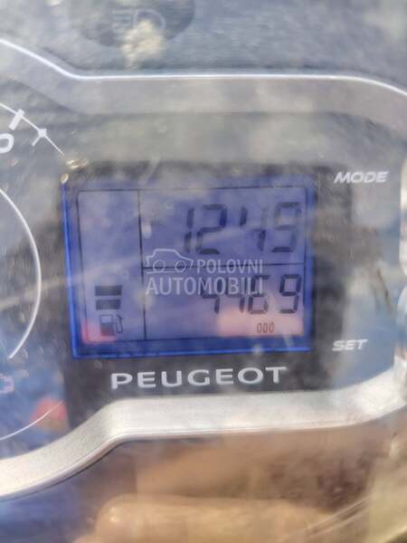 Peugeot Tweet DOSTAVNI