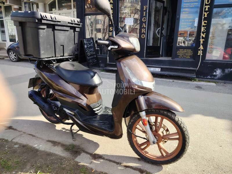 Peugeot Tweet DOSTAVNI