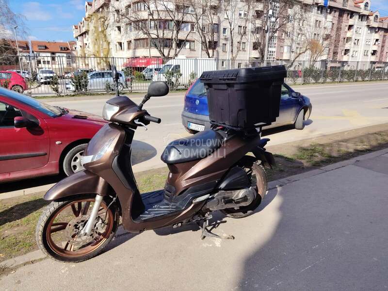 Peugeot Tweet DOSTAVNI