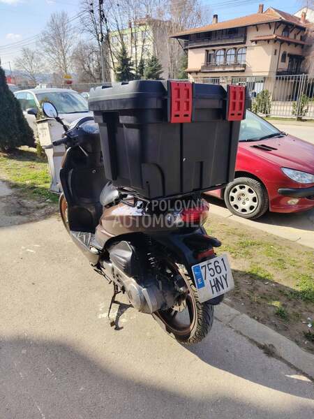 Peugeot Tweet DOSTAVNI